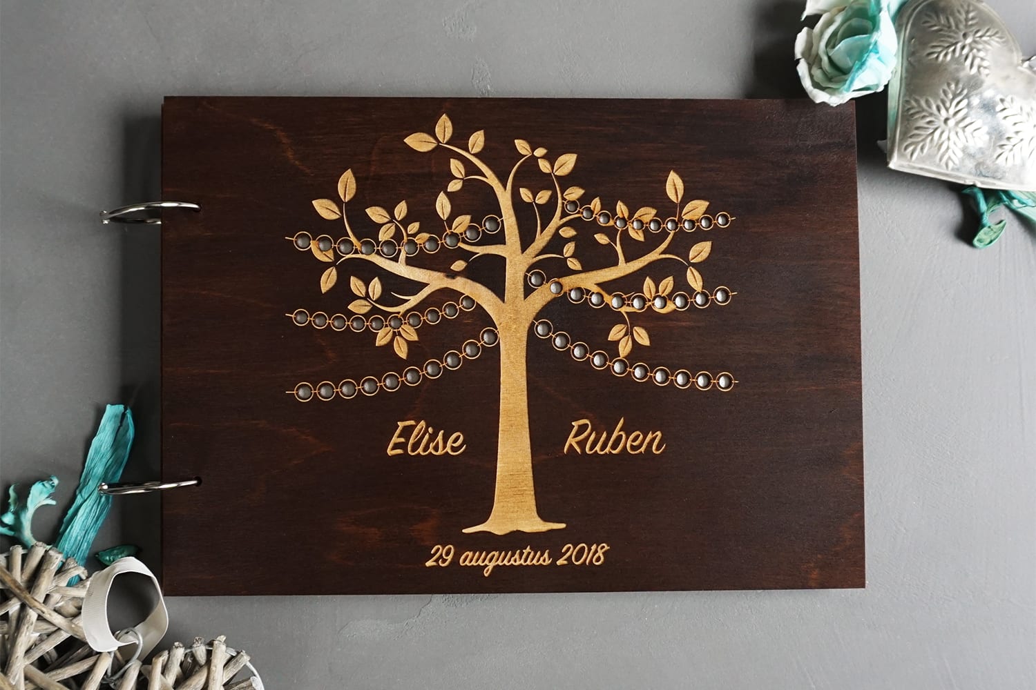 Houten fotoalbum huwelijk Lichtjesboom