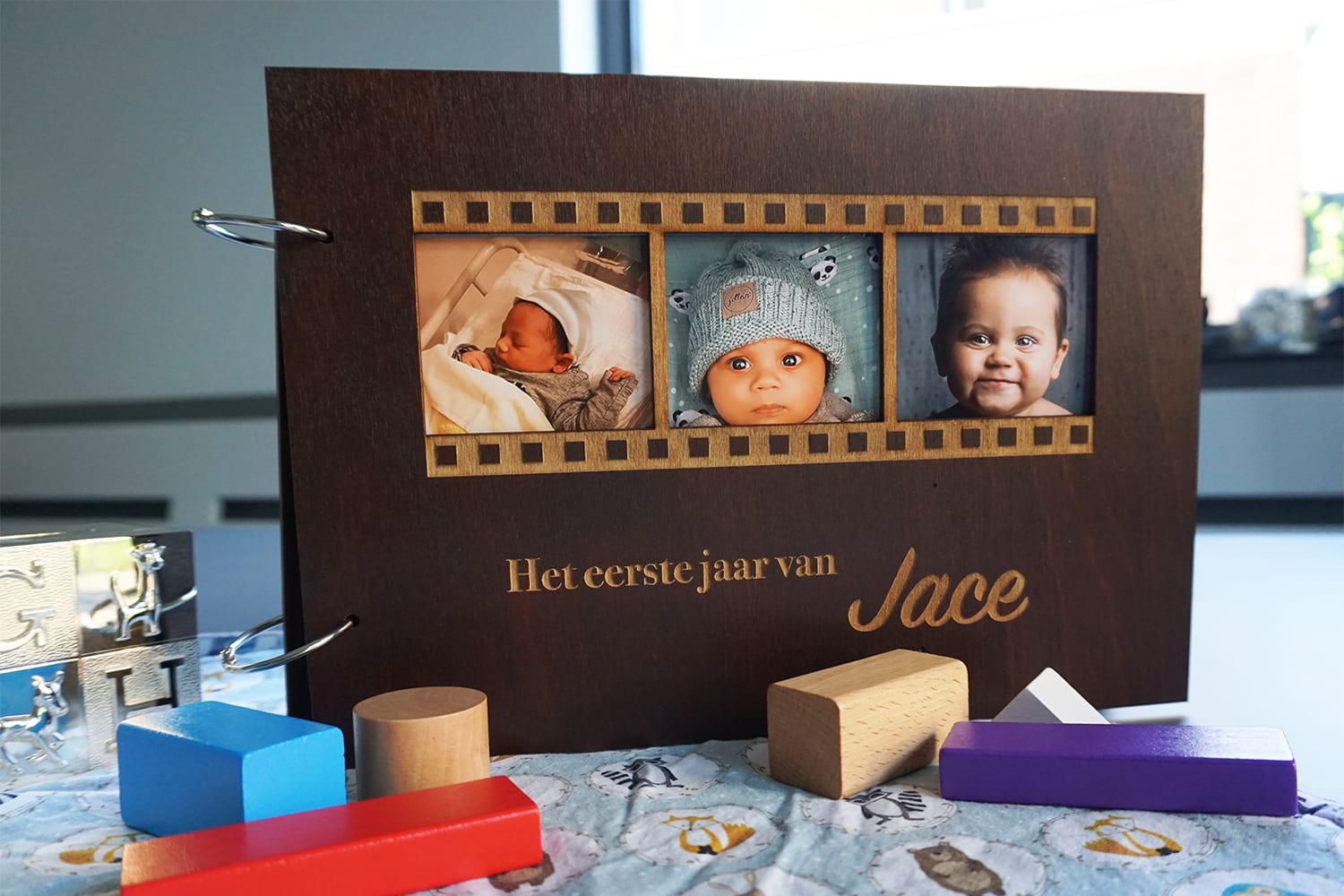 Houten fotoalbum 1e jaar fotorolletje - Afbeelding 2