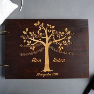 Houten gastenboek 'Lichtjesboom'