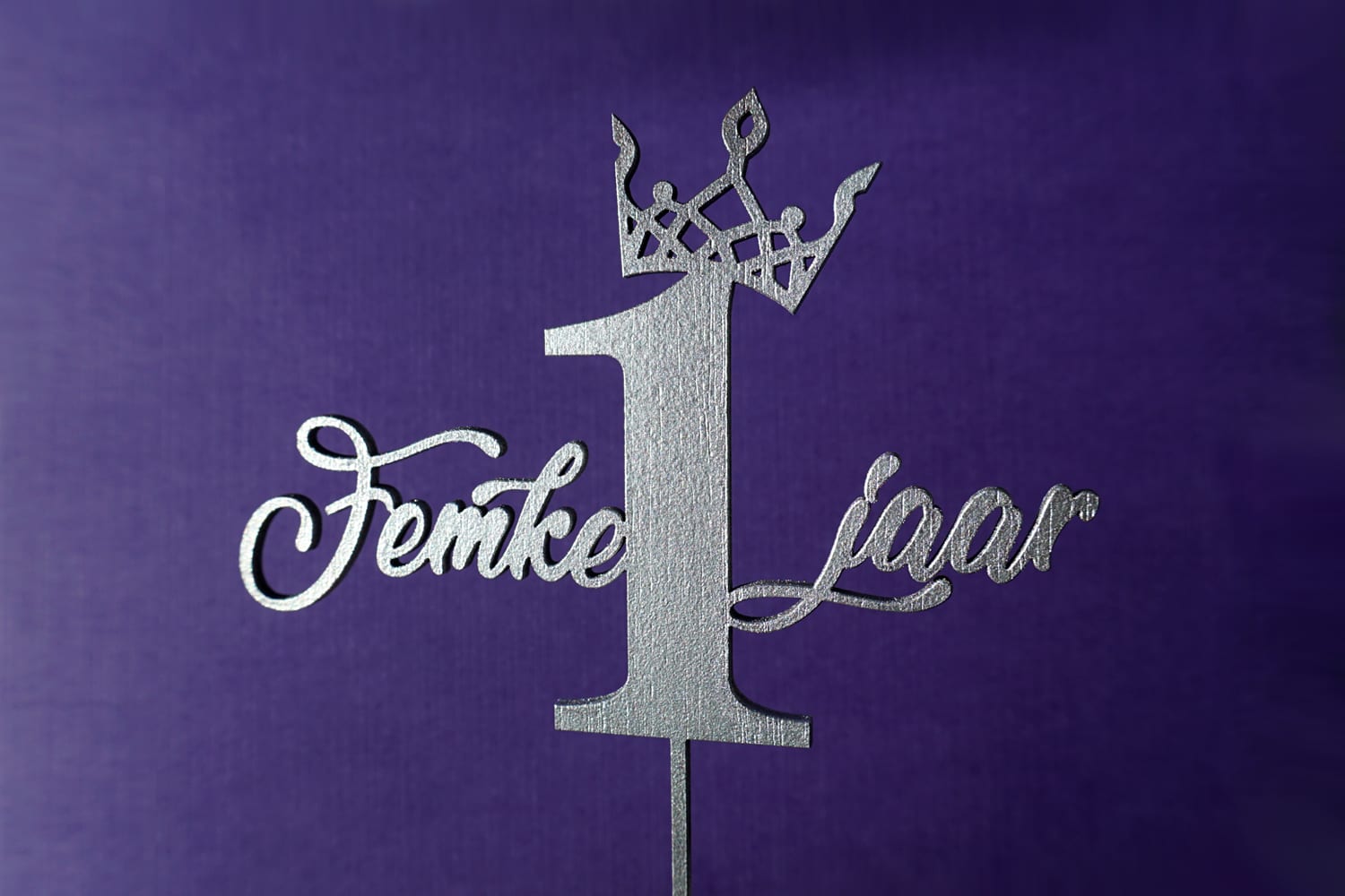 Taarttopper met tiara, naam en leeftijd in zilver