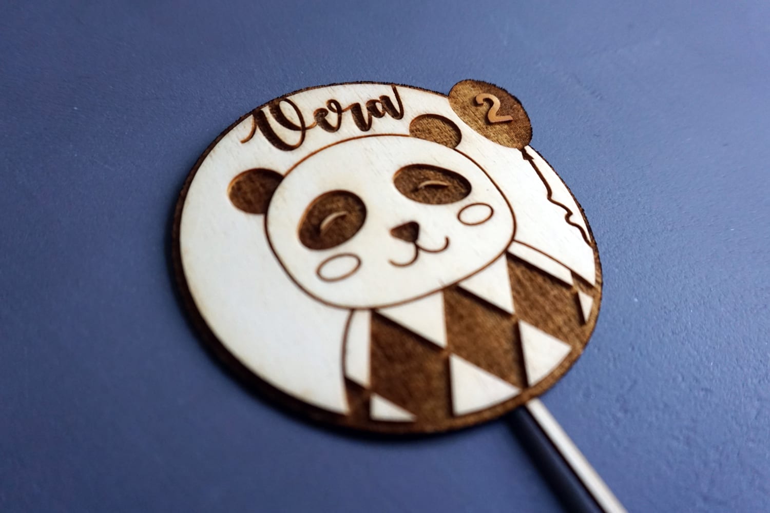 Houten taarttopper Panda met naam & leeftijd - Afbeelding 2