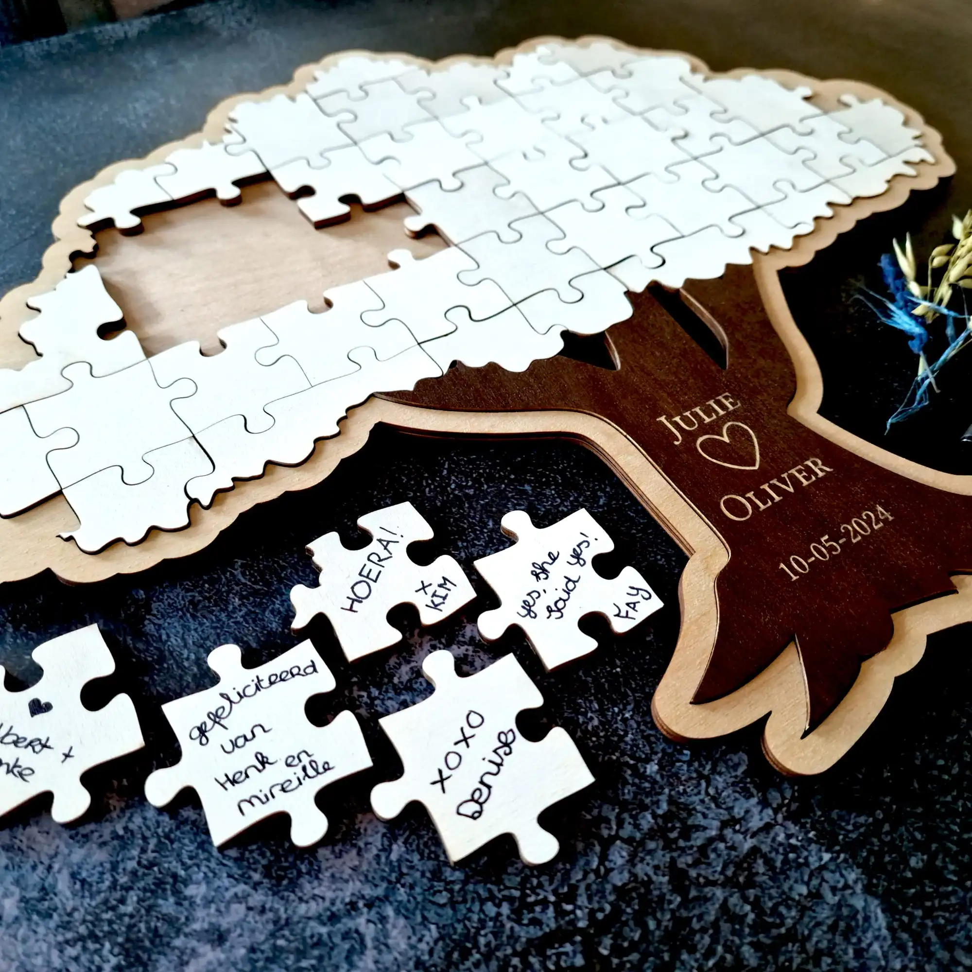 Gastenboek: houten boom met puzzelstukken - Afbeelding 3