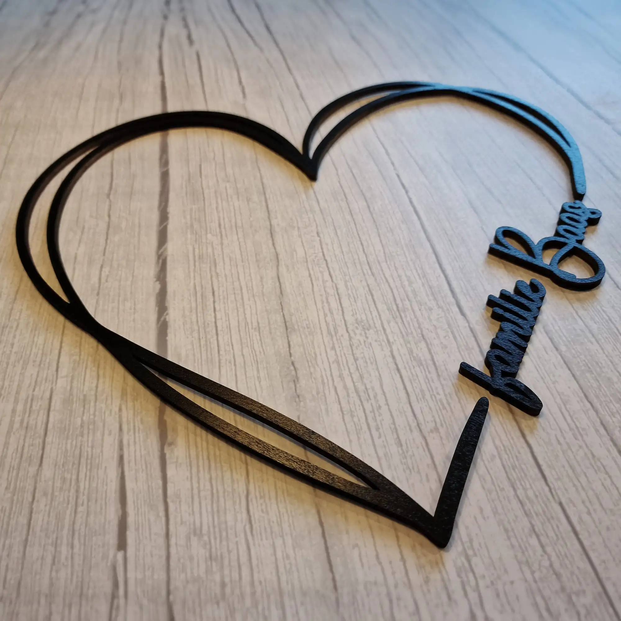 Gepersonaliseerd houten hart met naam als wanddecoratie - Afbeelding 3